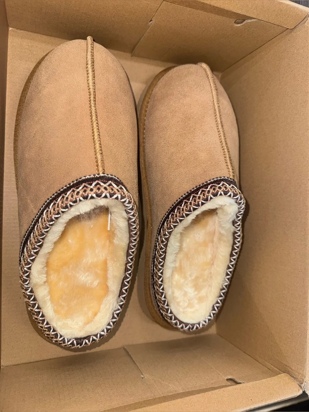 Men’s Cozy Shearling-Lined Tan Slippers